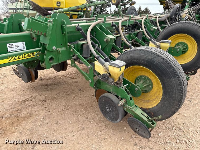image for item ED5551 2013 John Deere 1770NT no-till planter