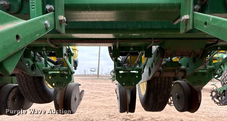 image for item ED5551 2013 John Deere 1770NT no-till planter