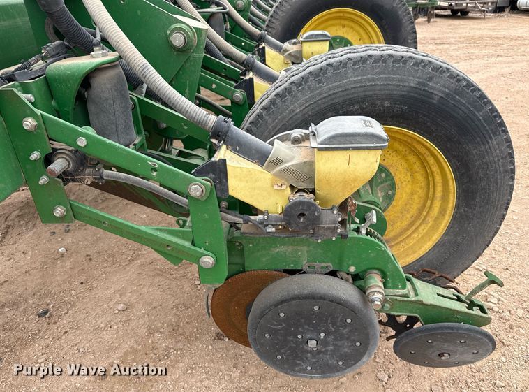 image for item ED5551 2013 John Deere 1770NT no-till planter