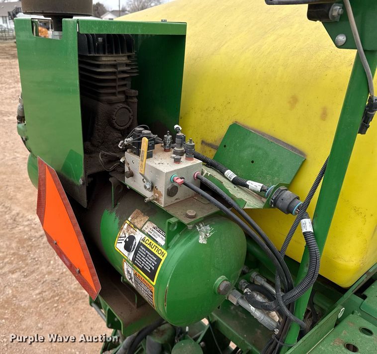 image for item ED5551 2013 John Deere 1770NT no-till planter