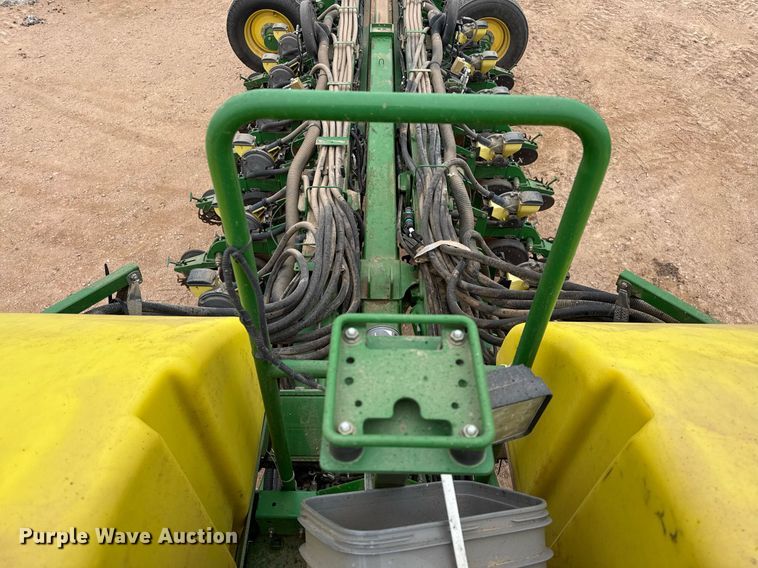 image for item ED5551 2013 John Deere 1770NT no-till planter