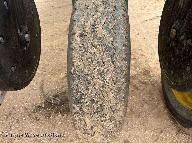 image for item ED5551 2013 John Deere 1770NT no-till planter