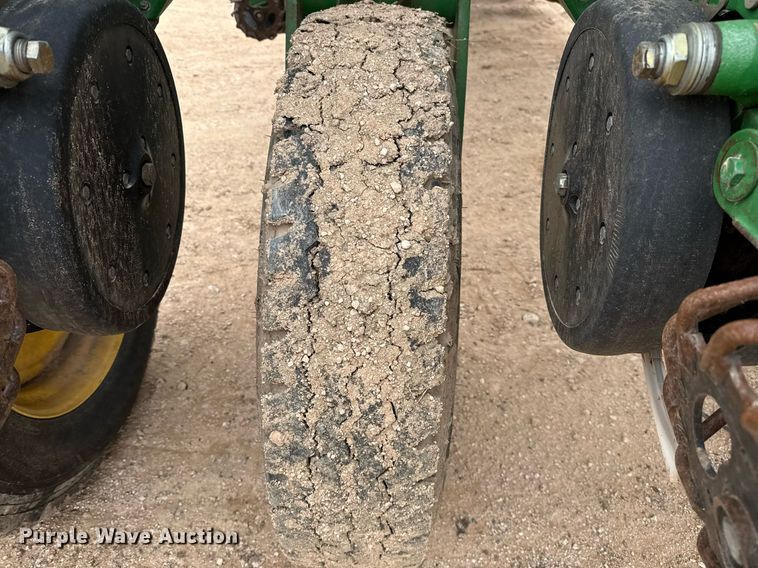 image for item ED5551 2013 John Deere 1770NT no-till planter