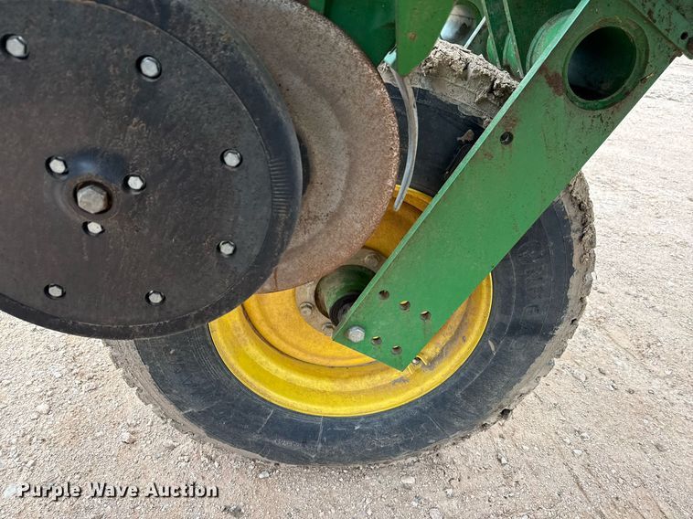 image for item ED5551 2013 John Deere 1770NT no-till planter