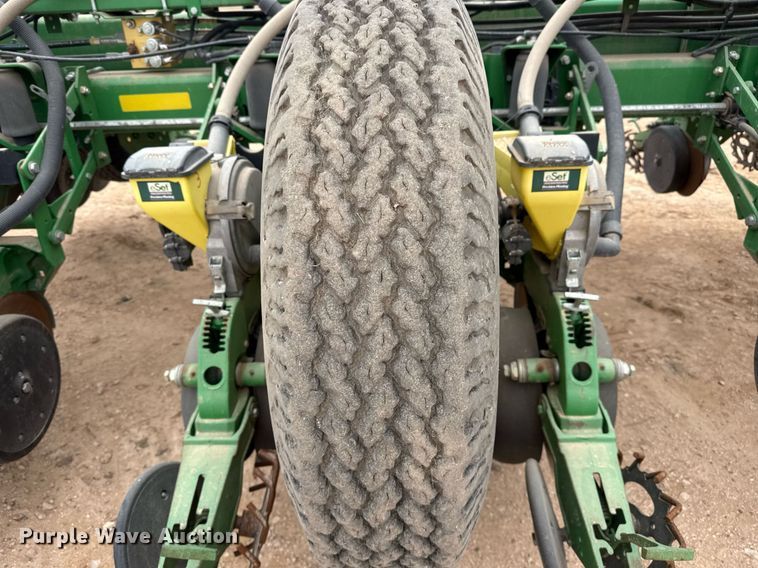 image for item ED5551 2013 John Deere 1770NT no-till planter