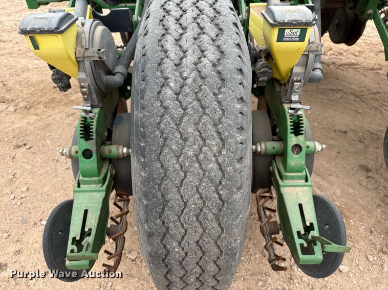 image for item ED5551 2013 John Deere 1770NT no-till planter