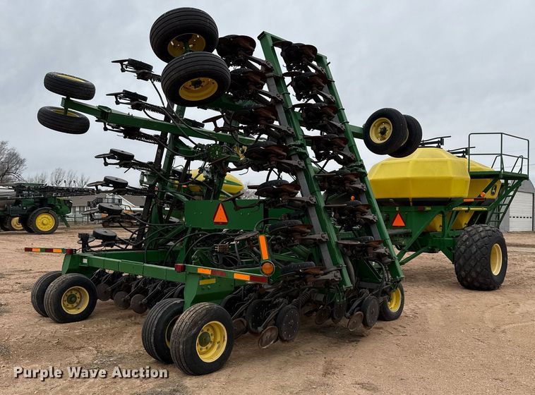 image for item ED5552 2009 John Deere 1890 air seeder