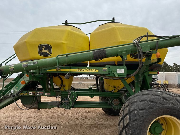image for item ED5552 2009 John Deere 1890 air seeder