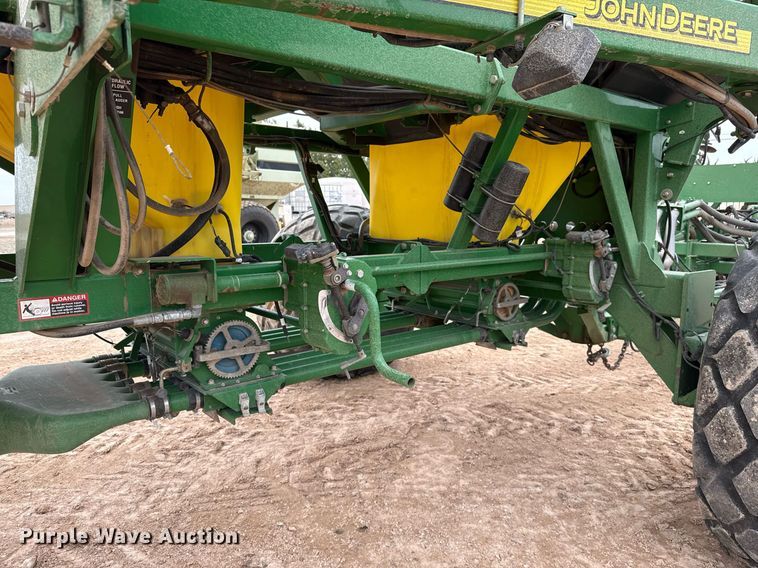 image for item ED5552 2009 John Deere 1890 air seeder