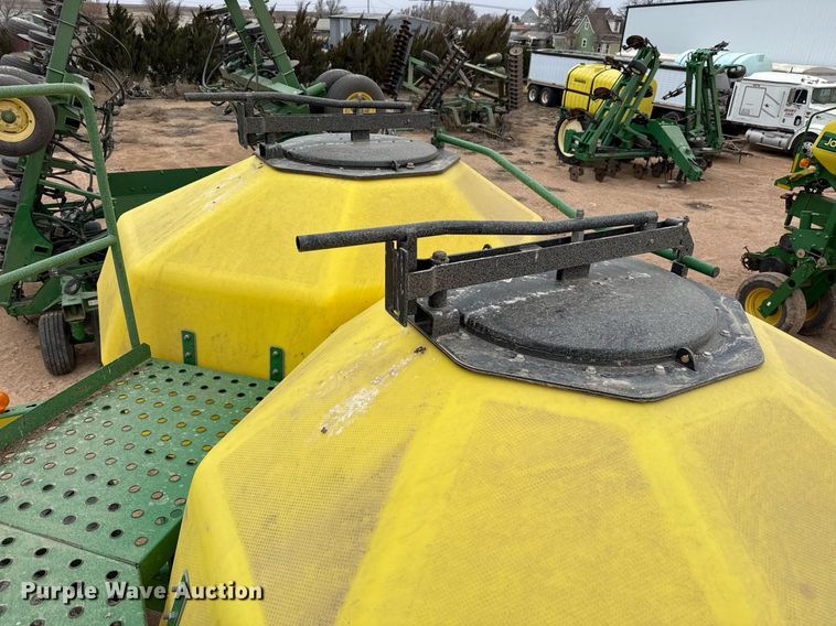 image for item ED5552 2009 John Deere 1890 air seeder