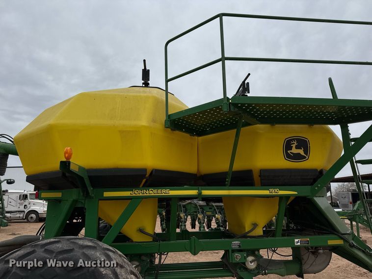 image for item ED5552 2009 John Deere 1890 air seeder