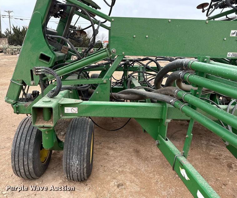 image for item ED5552 2009 John Deere 1890 air seeder