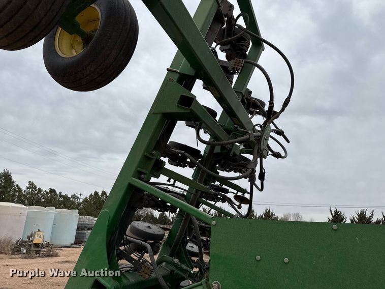 image for item ED5552 2009 John Deere 1890 air seeder