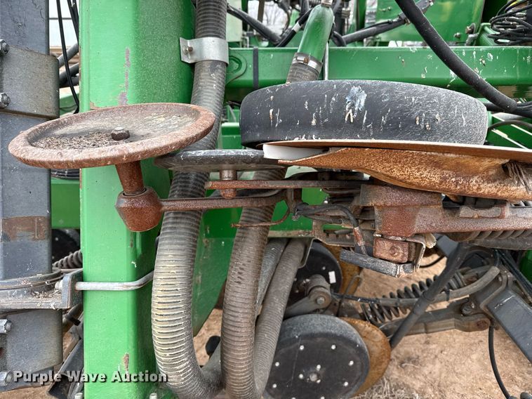 image for item ED5552 2009 John Deere 1890 air seeder