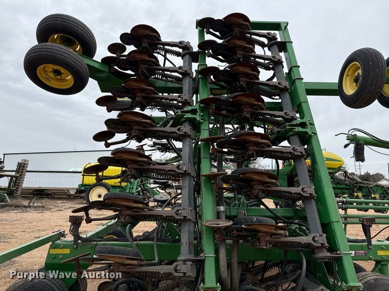 image for item ED5552 2009 John Deere 1890 air seeder