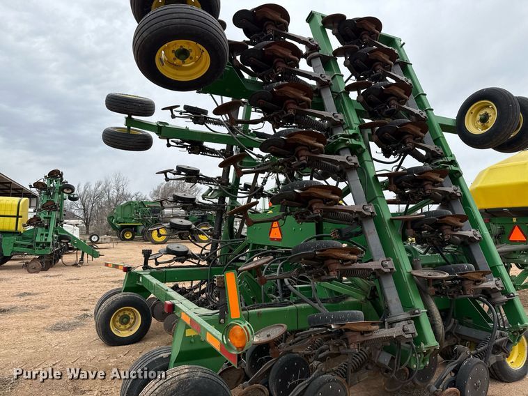 image for item ED5552 2009 John Deere 1890 air seeder
