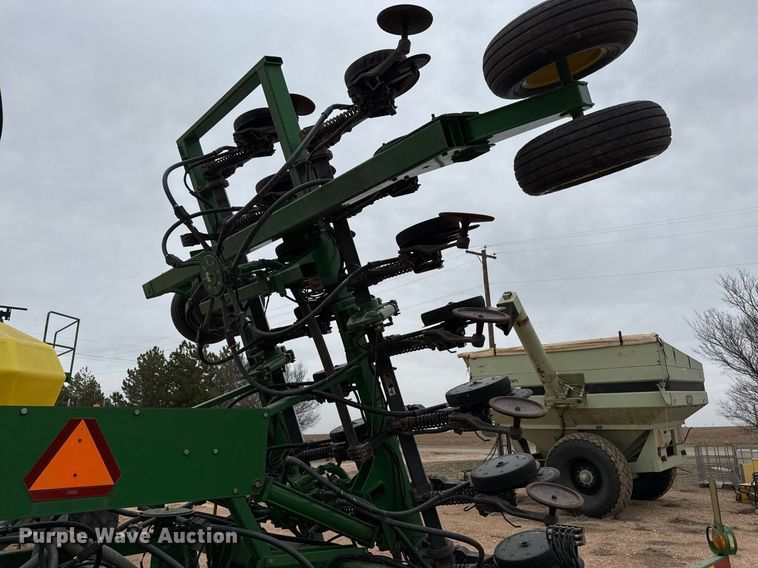 image for item ED5552 2009 John Deere 1890 air seeder