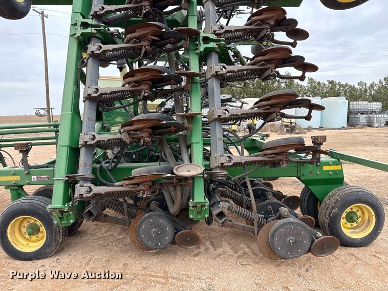 image for item ED5552 2009 John Deere 1890 air seeder