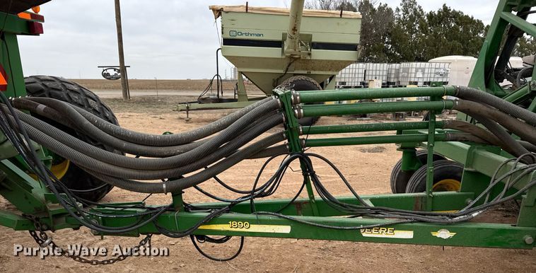 image for item ED5552 2009 John Deere 1890 air seeder