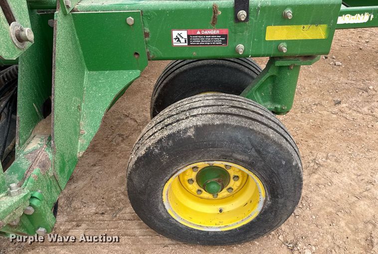 image for item ED5552 2009 John Deere 1890 air seeder