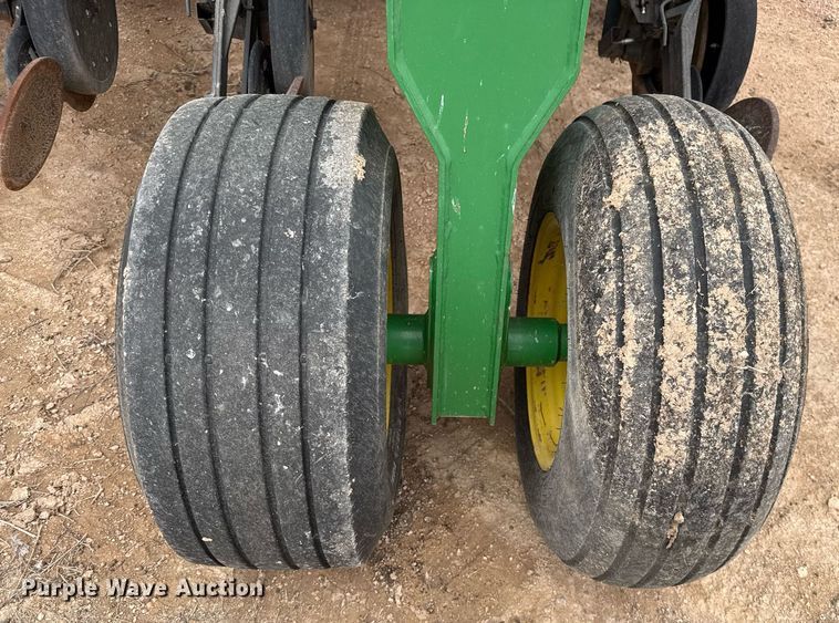 image for item ED5552 2009 John Deere 1890 air seeder