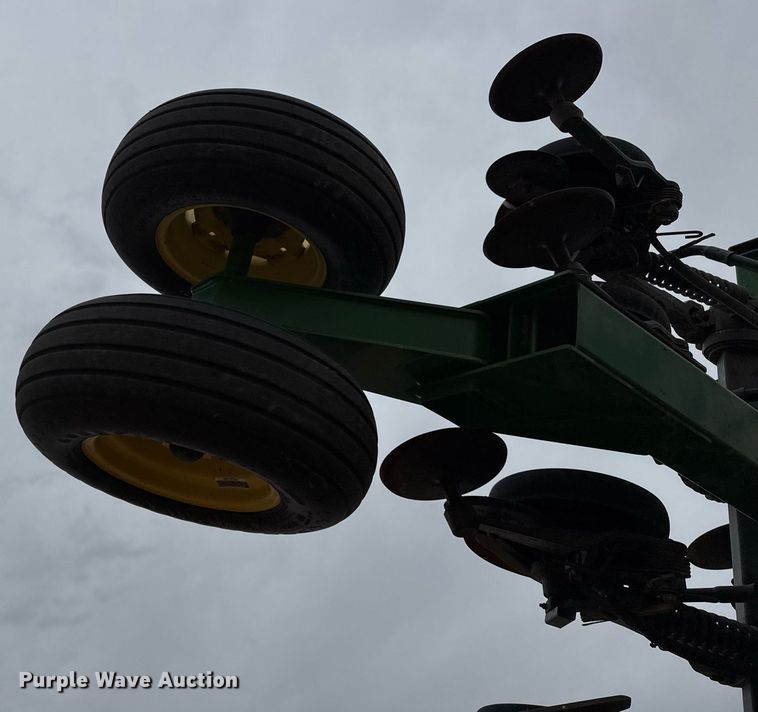 image for item ED5552 2009 John Deere 1890 air seeder