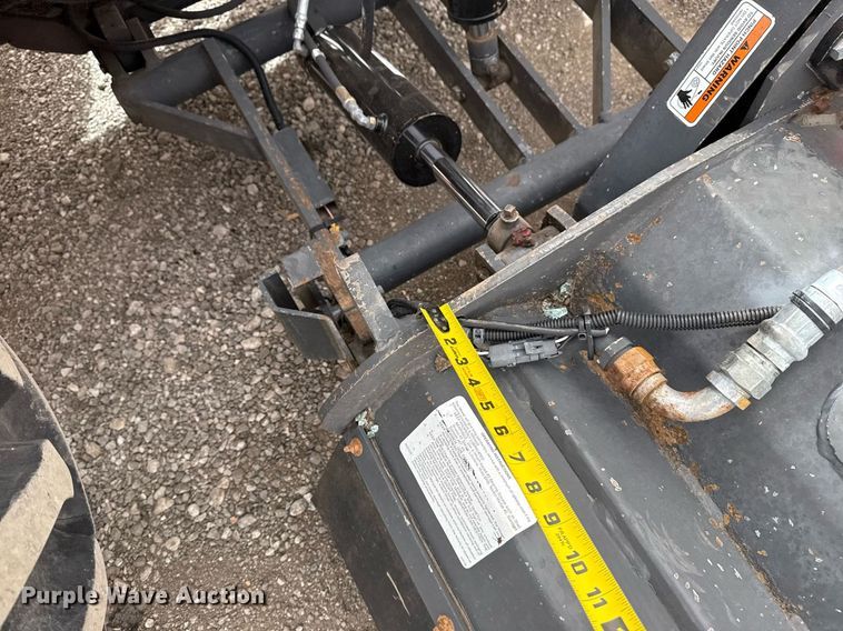 image for item EG2656 2014 Kubota M108S tractor