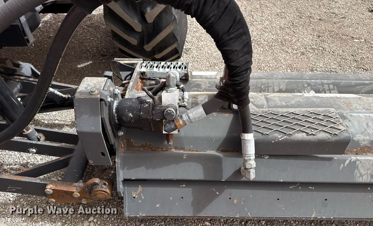 image for item EG2656 2014 Kubota M108S tractor