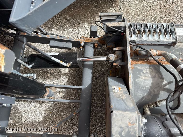 image for item EG2656 2014 Kubota M108S tractor