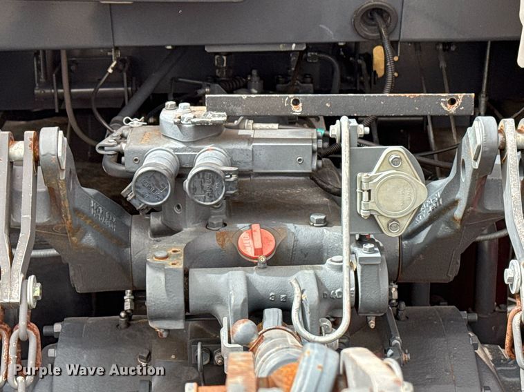 image for item EG2656 2014 Kubota M108S tractor