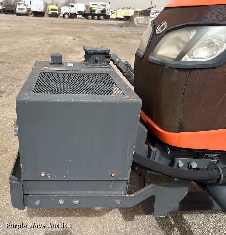 image for item EG2656 2014 Kubota M108S tractor