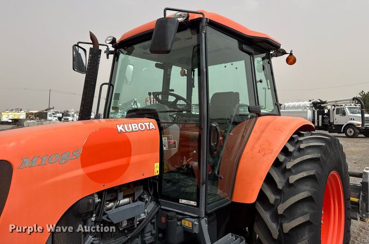 image for item EG2656 2014 Kubota M108S tractor