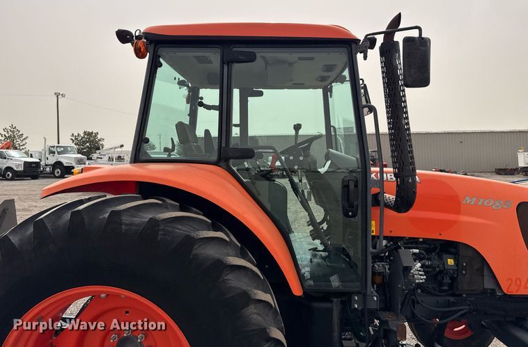 image for item EG2656 2014 Kubota M108S tractor