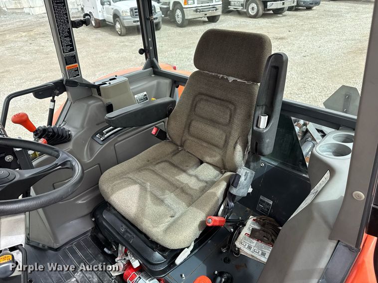 image for item EG2656 2014 Kubota M108S tractor