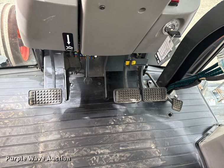 image for item EG2656 2014 Kubota M108S tractor