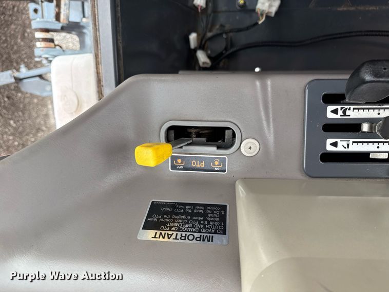 image for item EG2656 2014 Kubota M108S tractor