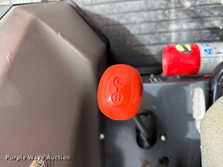 image for item EG2656 2014 Kubota M108S tractor