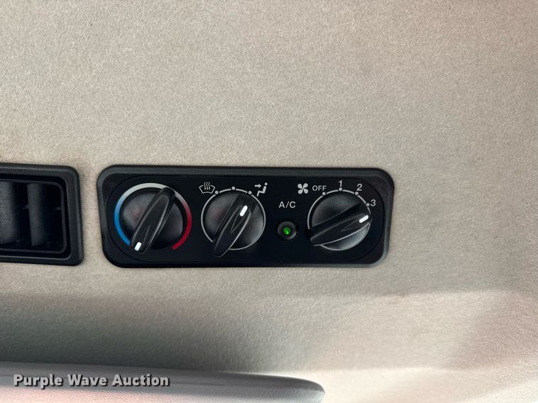 image for item EG2656 2014 Kubota M108S tractor