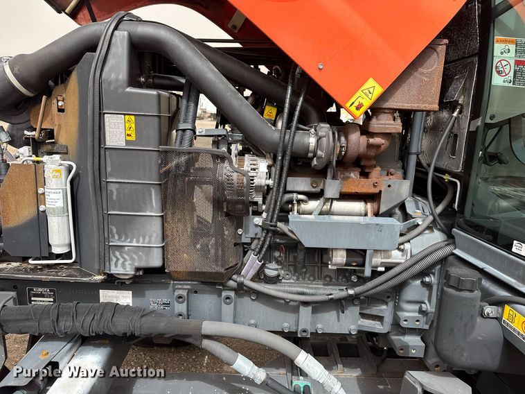 image for item EG2656 2014 Kubota M108S tractor