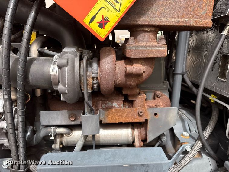 image for item EG2656 2014 Kubota M108S tractor