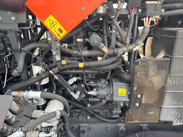 image for item EG2656 2014 Kubota M108S tractor