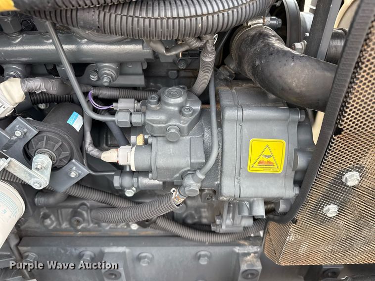 image for item EG2656 2014 Kubota M108S tractor