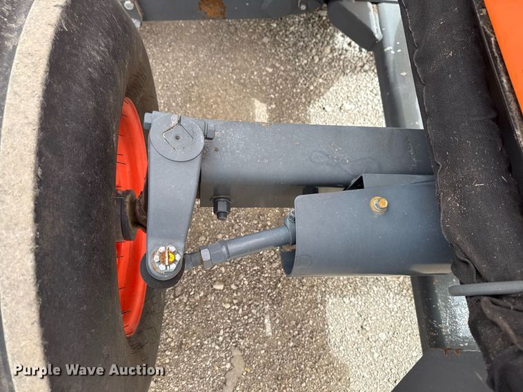 image for item EG2656 2014 Kubota M108S tractor