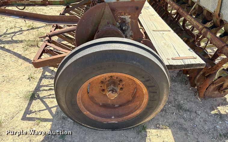 image for item EJ3521 (3) John Deere grain drills