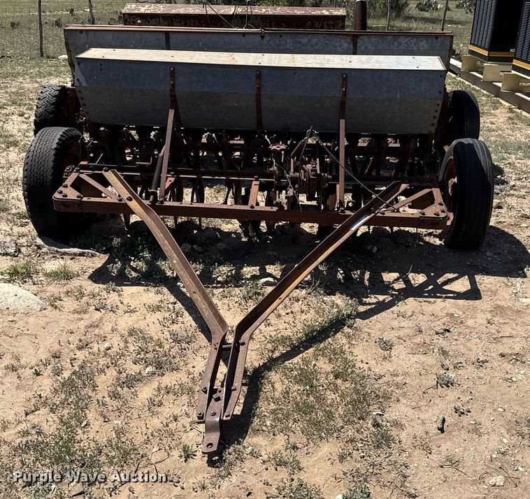 image for item EJ3522 (3) grain drills