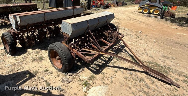 image for item EJ3522 (3) grain drills