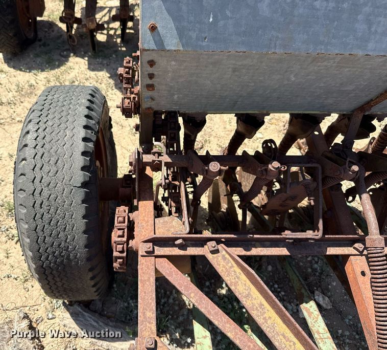 image for item EJ3522 (3) grain drills