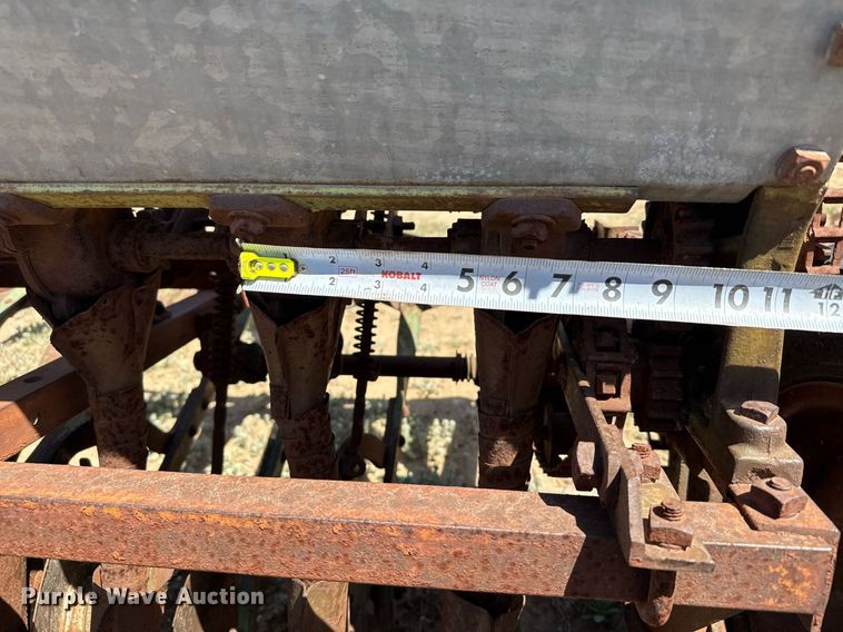 image for item EJ3522 (3) grain drills