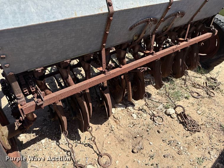 image for item EJ3522 (3) grain drills