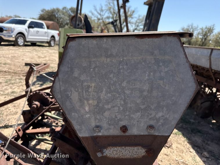 image for item EJ3522 (3) grain drills